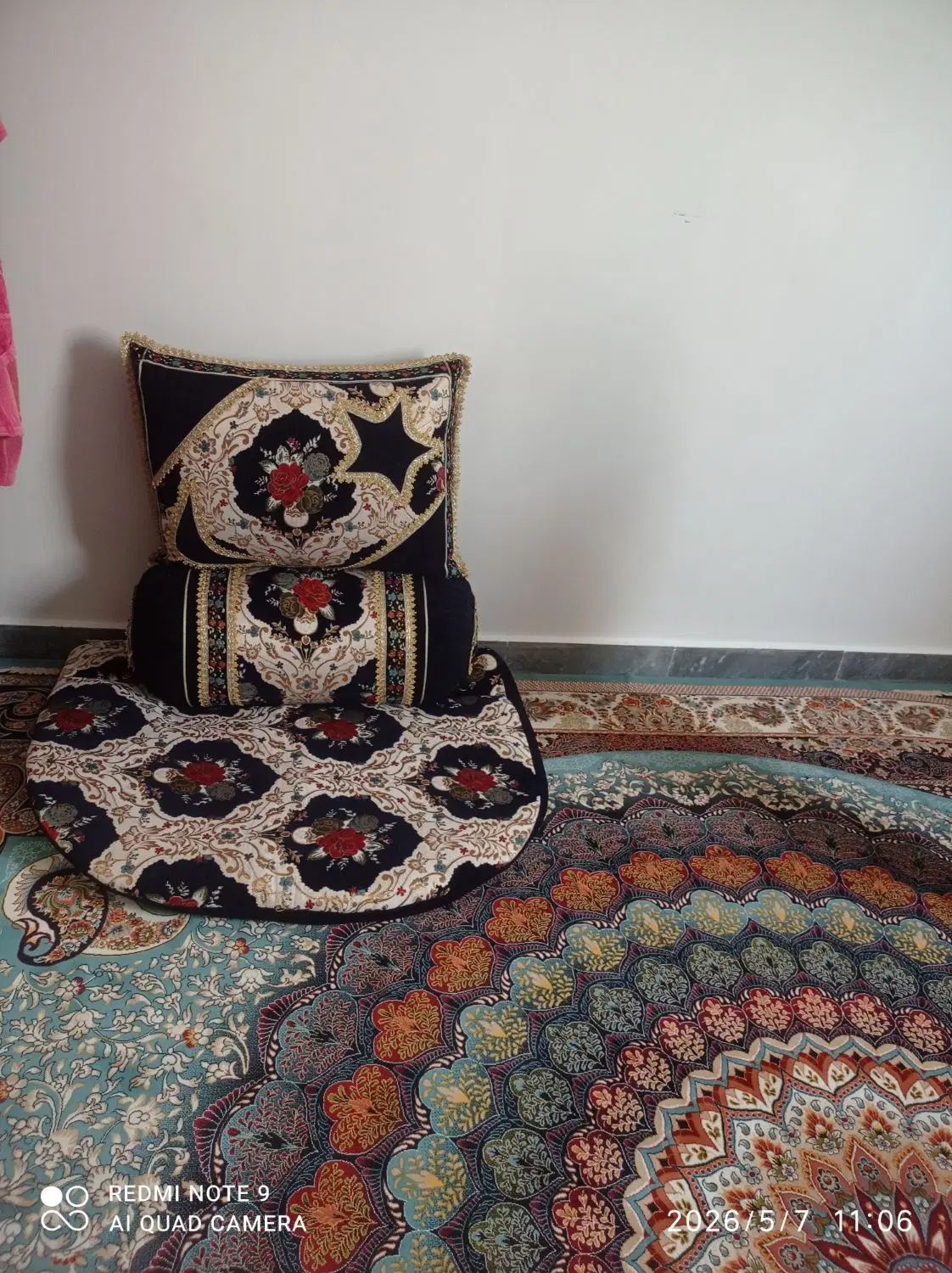 قالی|مبلمان خانگی و میز عسلی|لردگان, |دیوار