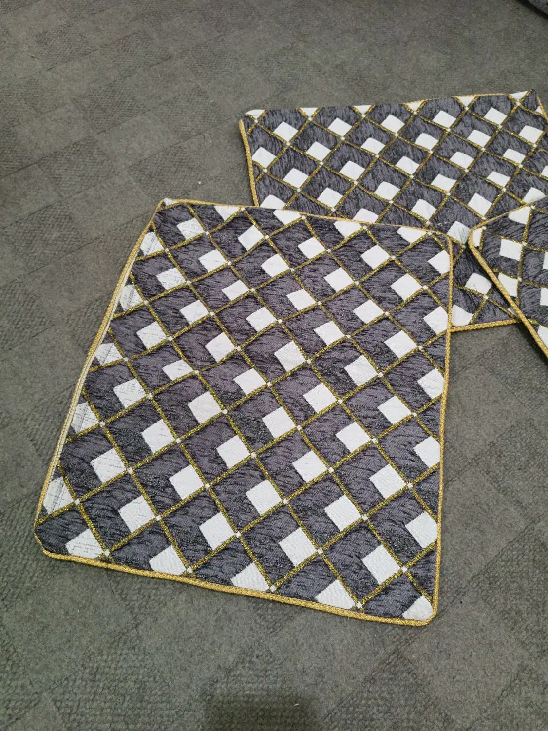 3 عدد کوسن 50×43|رختخواب، بالش، پتو|مشهد, شهید قربانی|دیوار