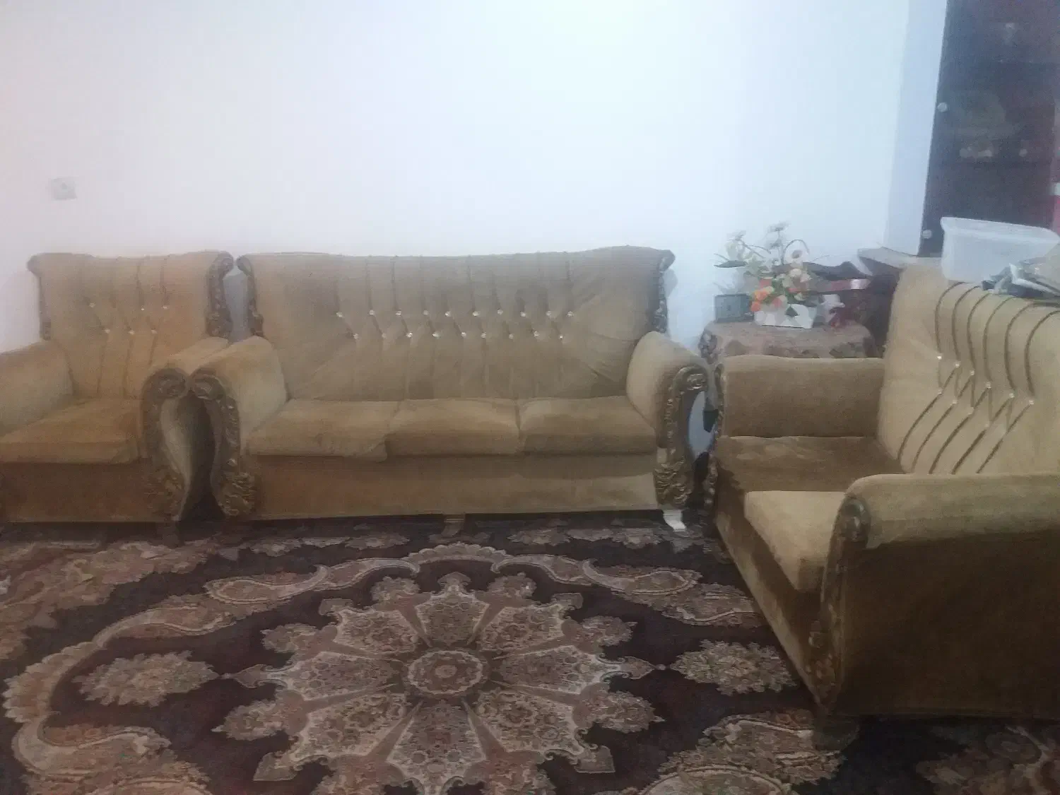 مبل|مبلمان خانگی و میز عسلی|لاهیجان, مهرگان|دیوار