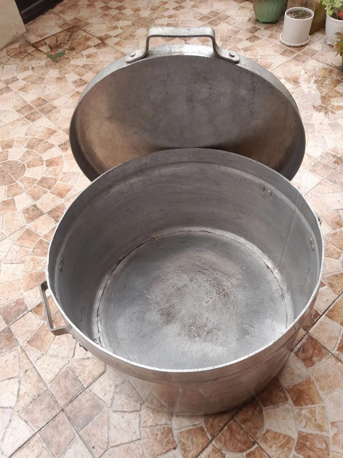 دیگ آشپزی|ظروف پخت‌وپز|رشت, چمارسرا|دیوار