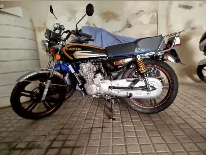 کویر 200cc|موتورسیکلت|اصفهان, باغ نگاره|دیوار