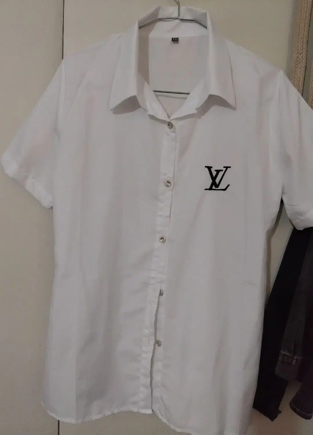 لباس وکفش|لباس|رودهن, |دیوار