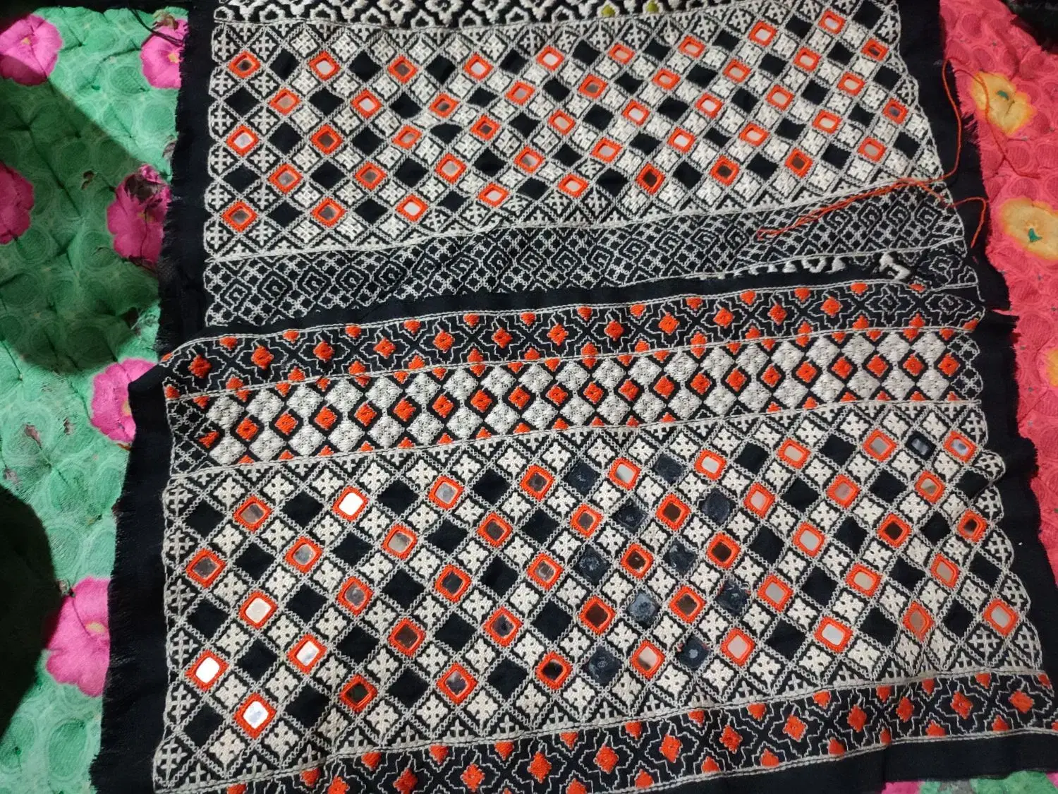 آینه|آینه|تفتان, |دیوار
