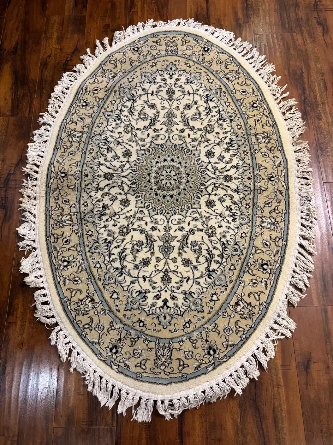 فرش بیضی|فرش|تهران, مهران (سیدخندان)|دیوار