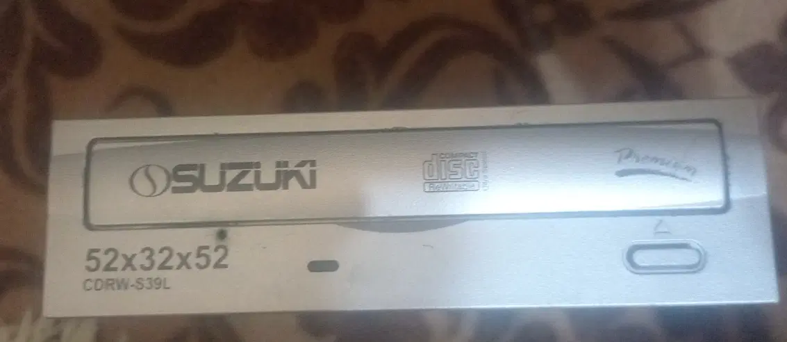 cd rw Suzuki|قطعات و لوازم جانبی رایانه|شهرکرد, |دیوار