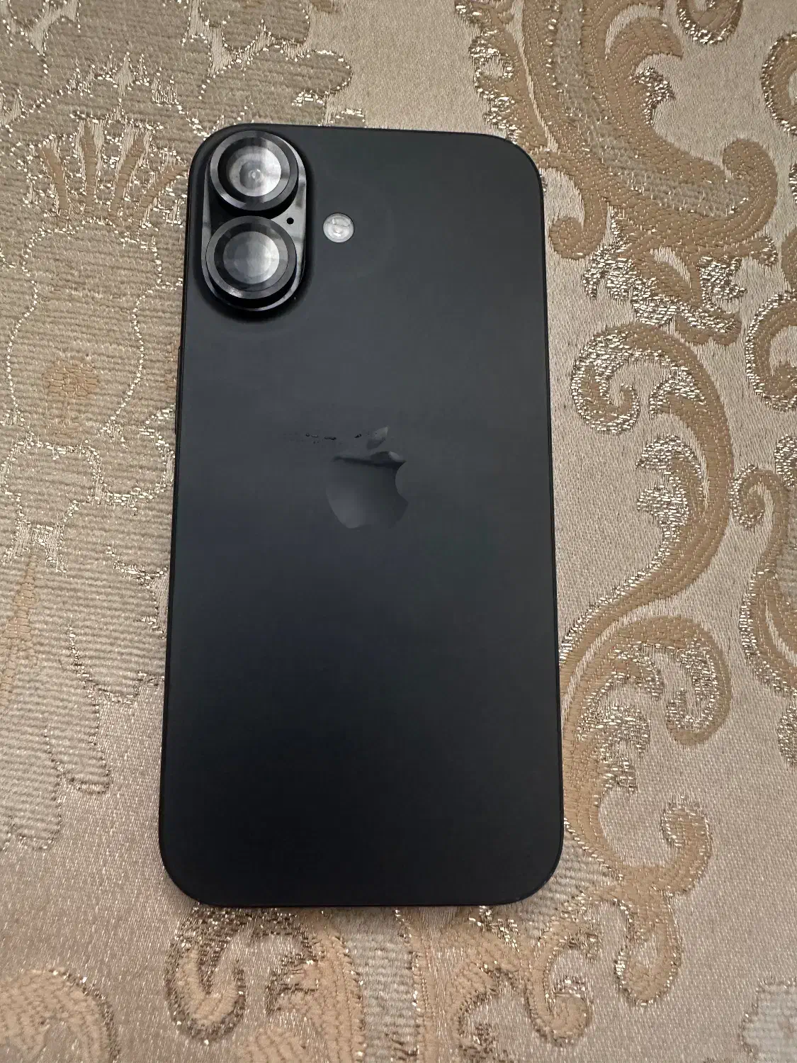 iPhone 16 normal|موبایل|میانه, |دیوار