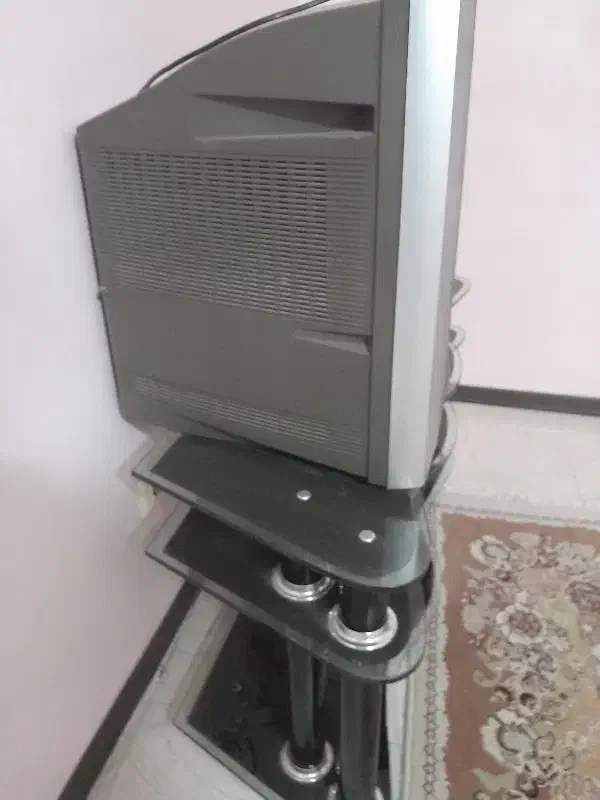 تلویزیون قدیمی|تلویزیون و پروژکتور|همدان, |دیوار