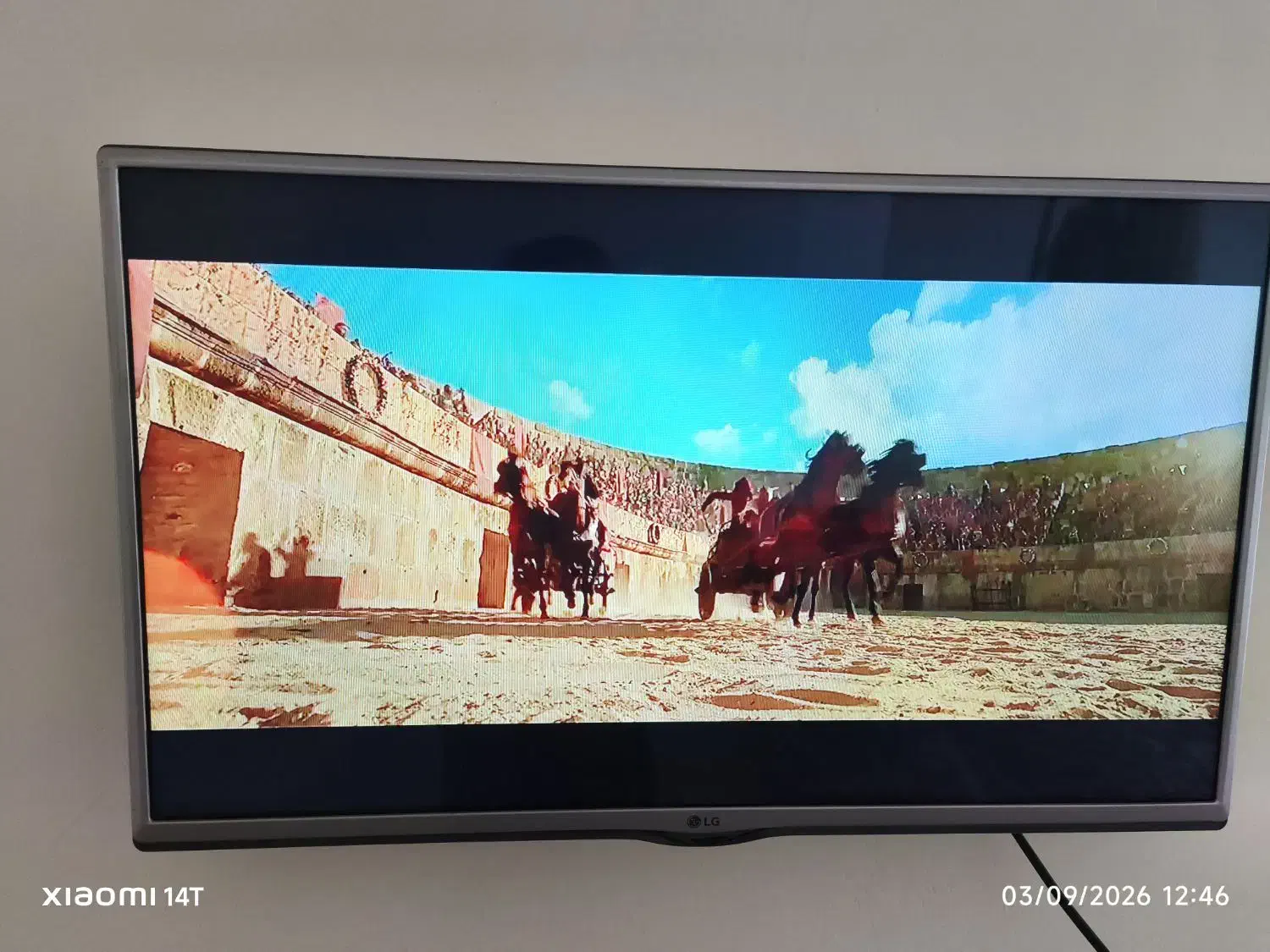 LED LG 32|تلویزیون و پروژکتور|تاکستان, |دیوار