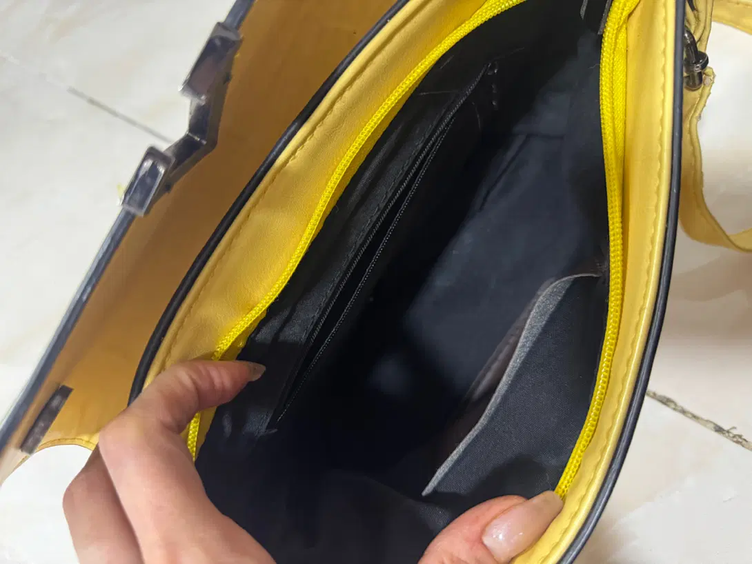 کیف|کیف، کفش، کمربند|مهاباد (آذربایجان غربی), |دیوار