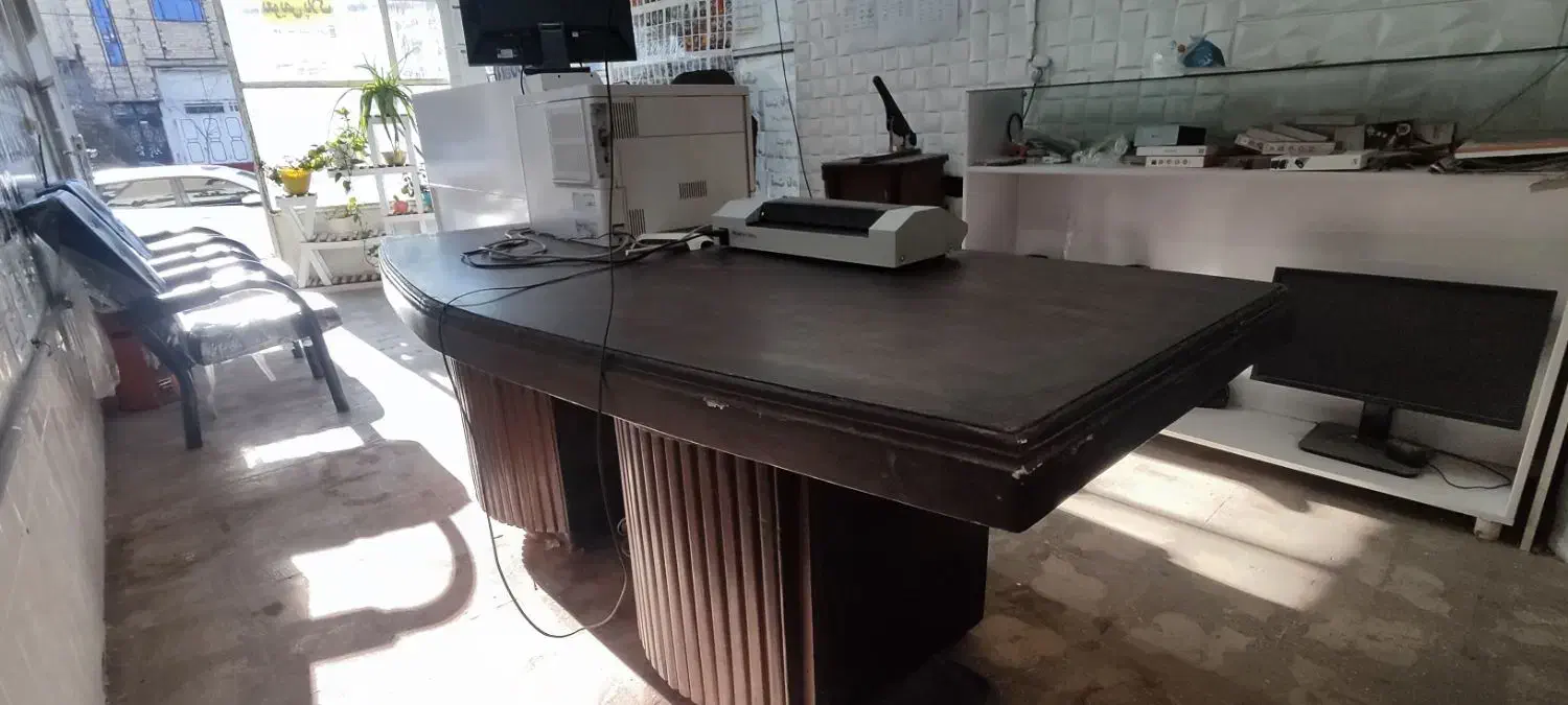 میز|میز تحریر و کامپیوتر|شیراز, شهرک مهرگان|دیوار