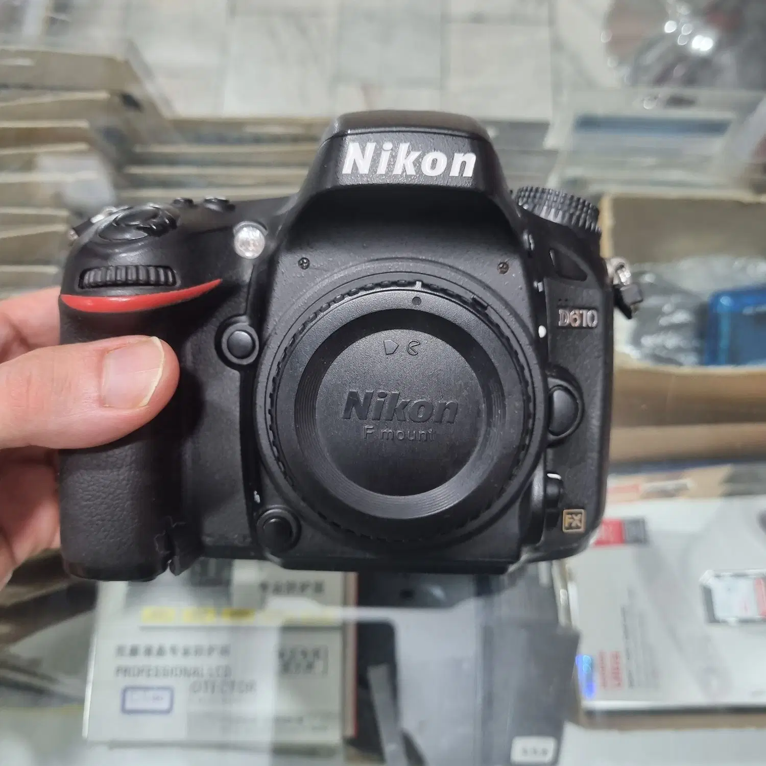 Nikon D610|دوربین عکاسی و فیلم‌برداری|تهران, چوب تراش|دیوار