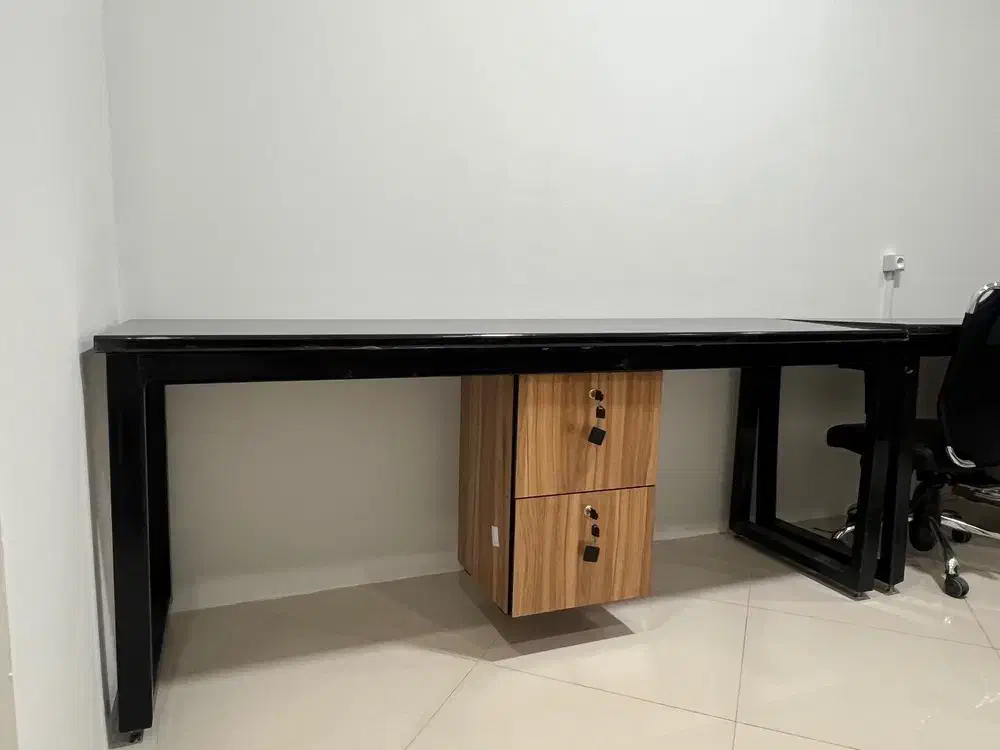 میز|مبلمان اداری|بندرعباس, |دیوار