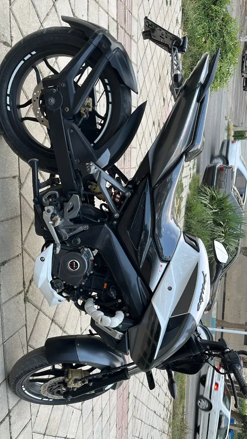 Ns۲۰۰|موتورسیکلت|همدان, |دیوار