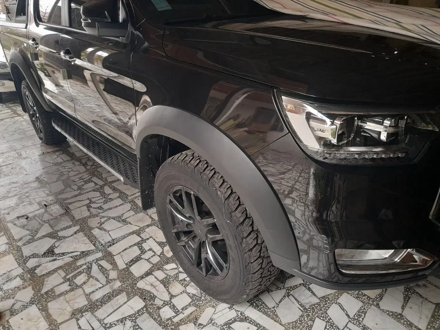 کی ام سی تی۸|خودرو سواری و وانت|پره‌سر, |دیوار