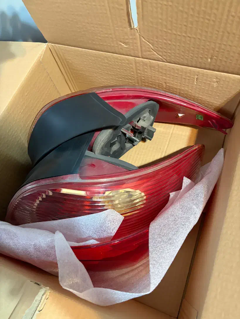 چراغ عقب ۲۰۶|قطعات یدکی و لوازم جانبی|تهران, سازمان برنامه شمالی|دیوار