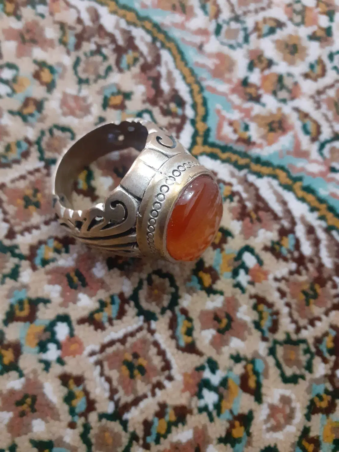 انگشتر|بدلیجات|شهر ری, جوانمرد قصاب|دیوار