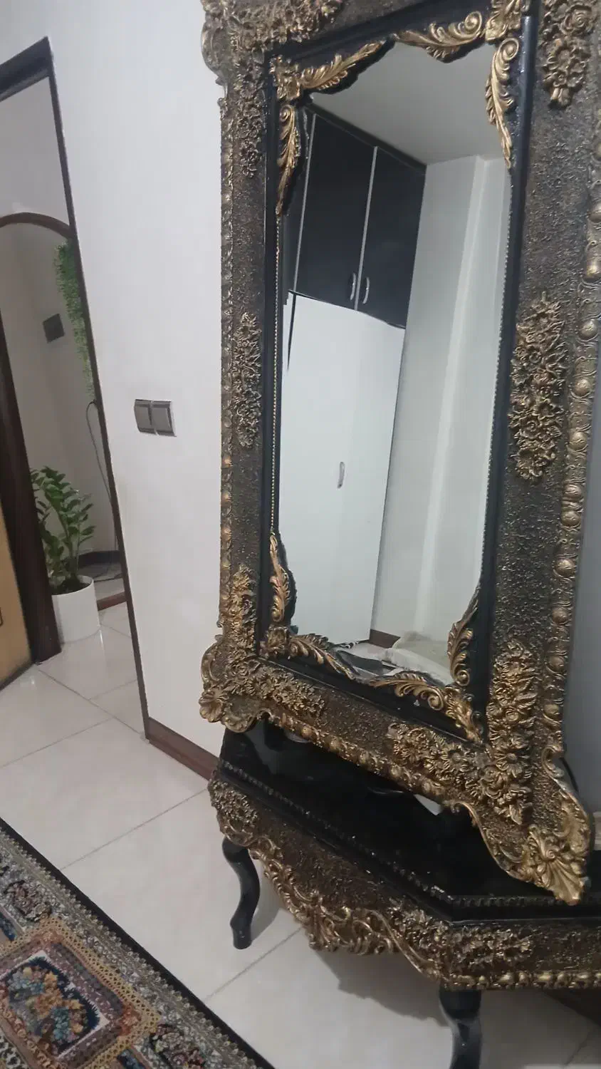 میز آرایشی بسیار نویی هست|آینه|شهرکرد, |دیوار