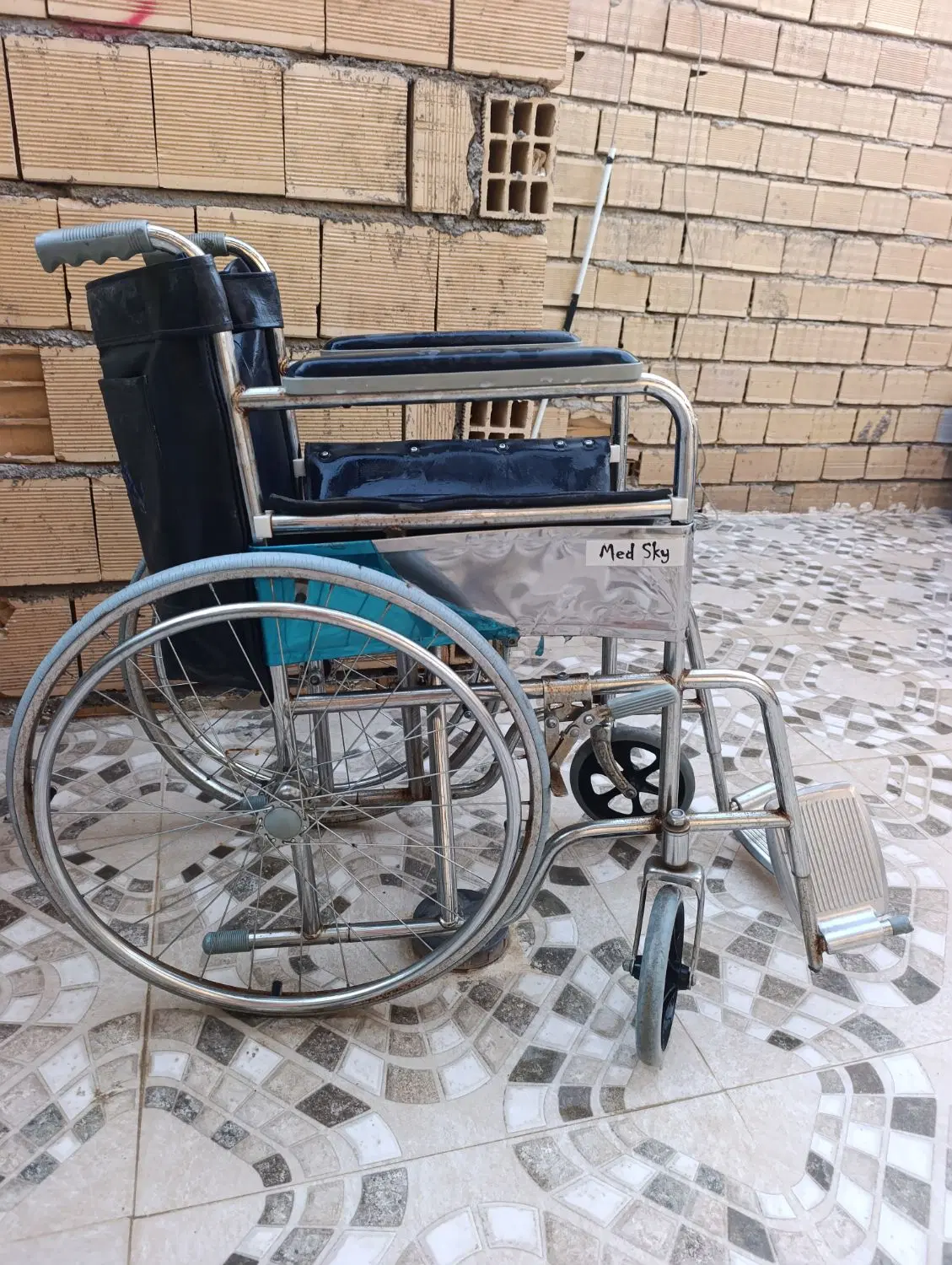 ویلچر|پزشکی|دوگنبدان, |دیوار