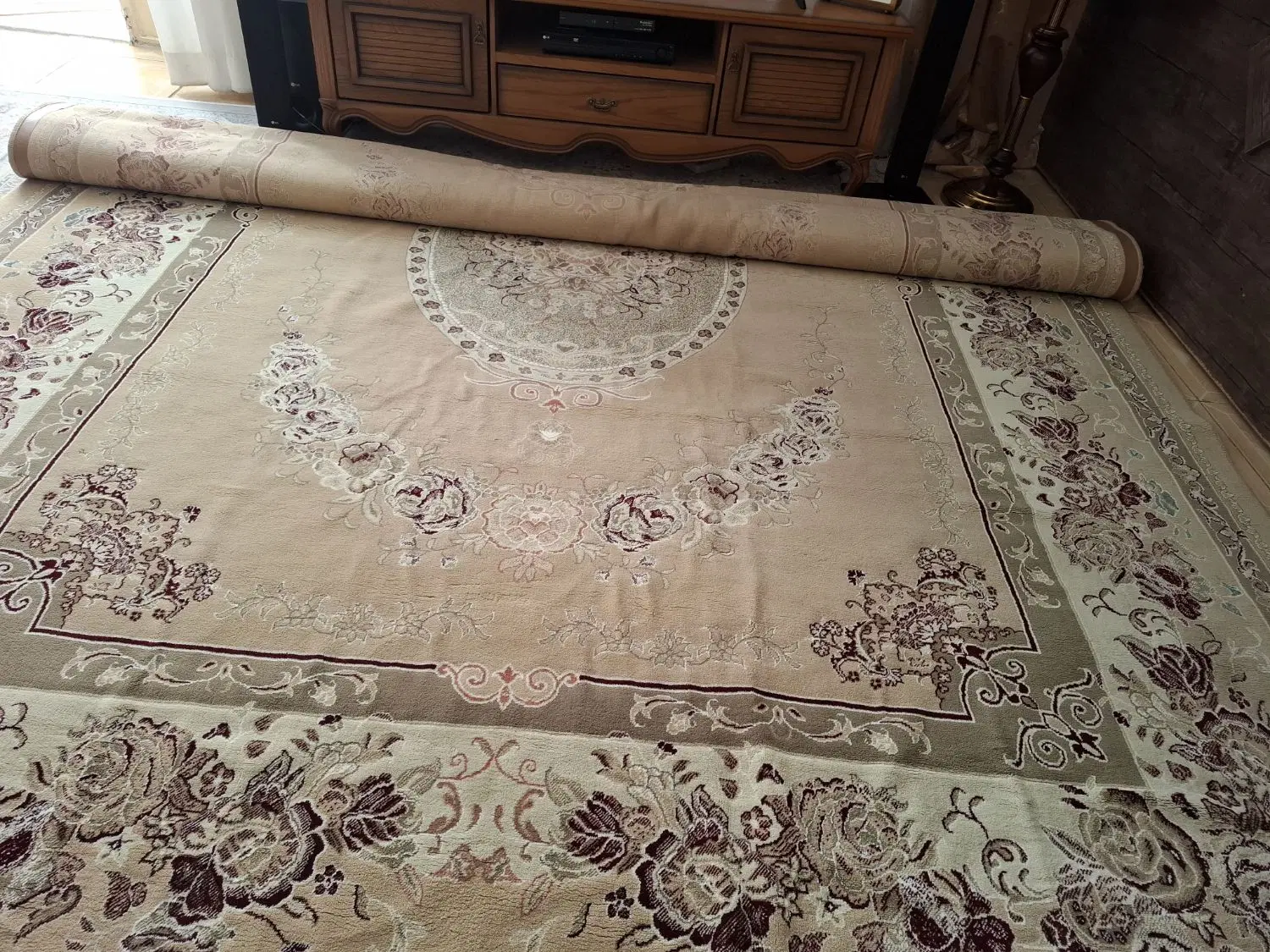 فرش|فرش|نیشابور, بنیاد شهید|دیوار