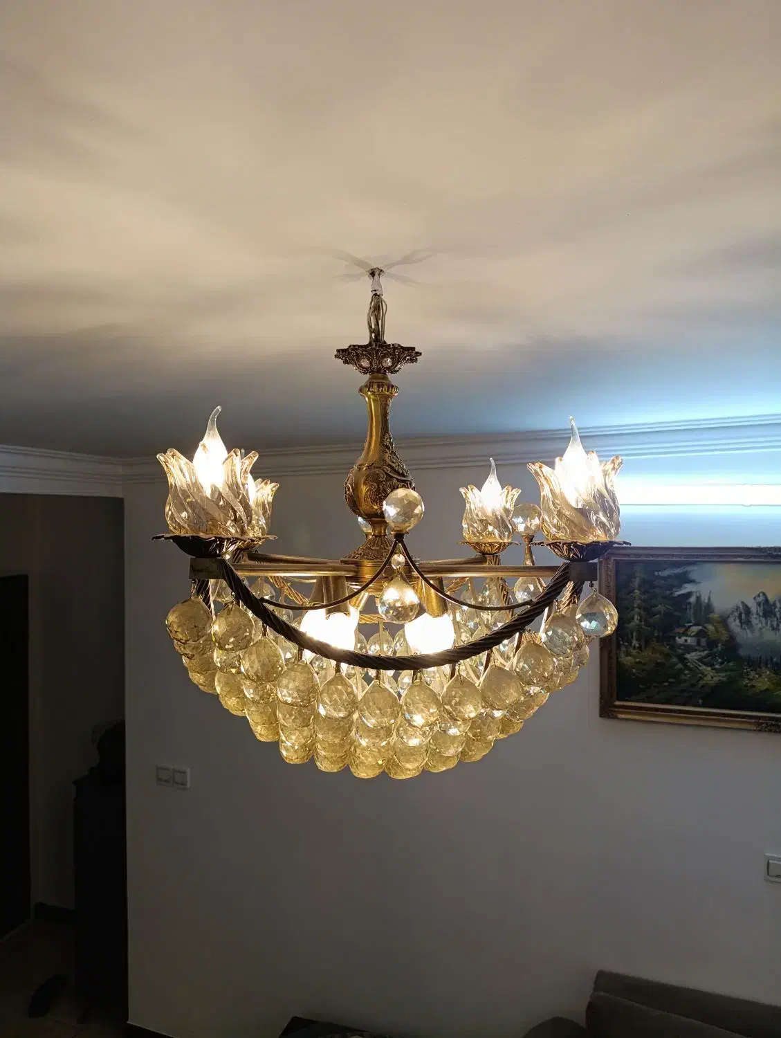 لوستر|لوستر و چراغ آویز|تهران, تولید دارو|دیوار