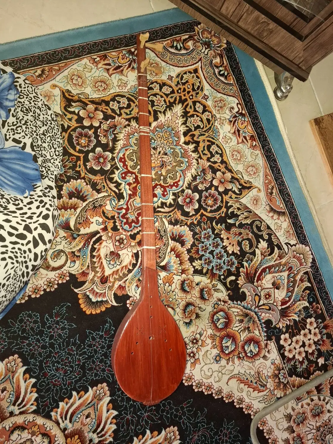 سه تار|سازهای سنتی|پردیس, فاز ۳|دیوار