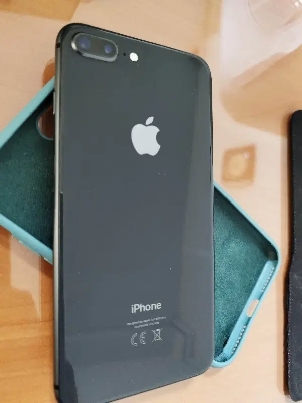 iPhone 8 pluse|موبایل|رشت, شهرک آیت الله منتظری|دیوار