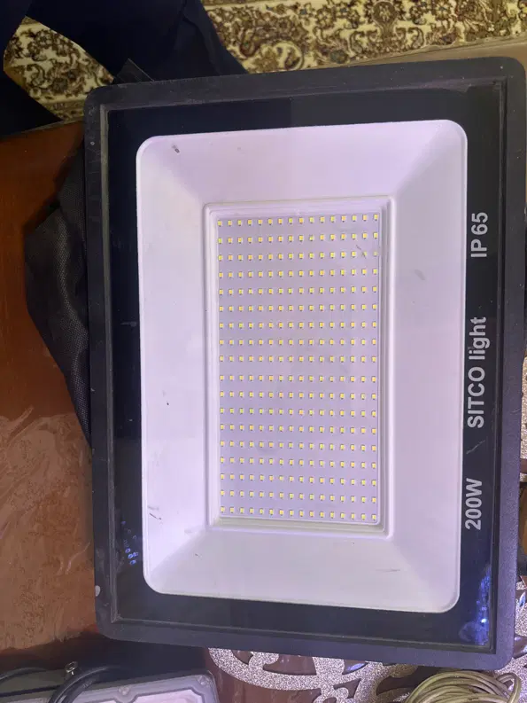 پرژکتور led|لامپ و چراغ|پرند, فاز ۴|دیوار