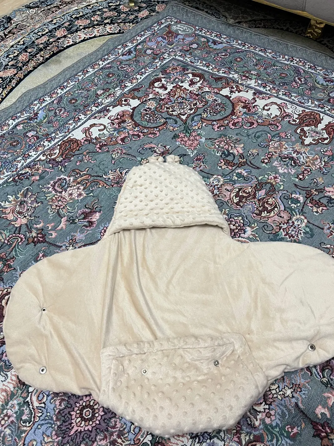 نوزاد|کفش و لباس بچه|ساوه, |دیوار