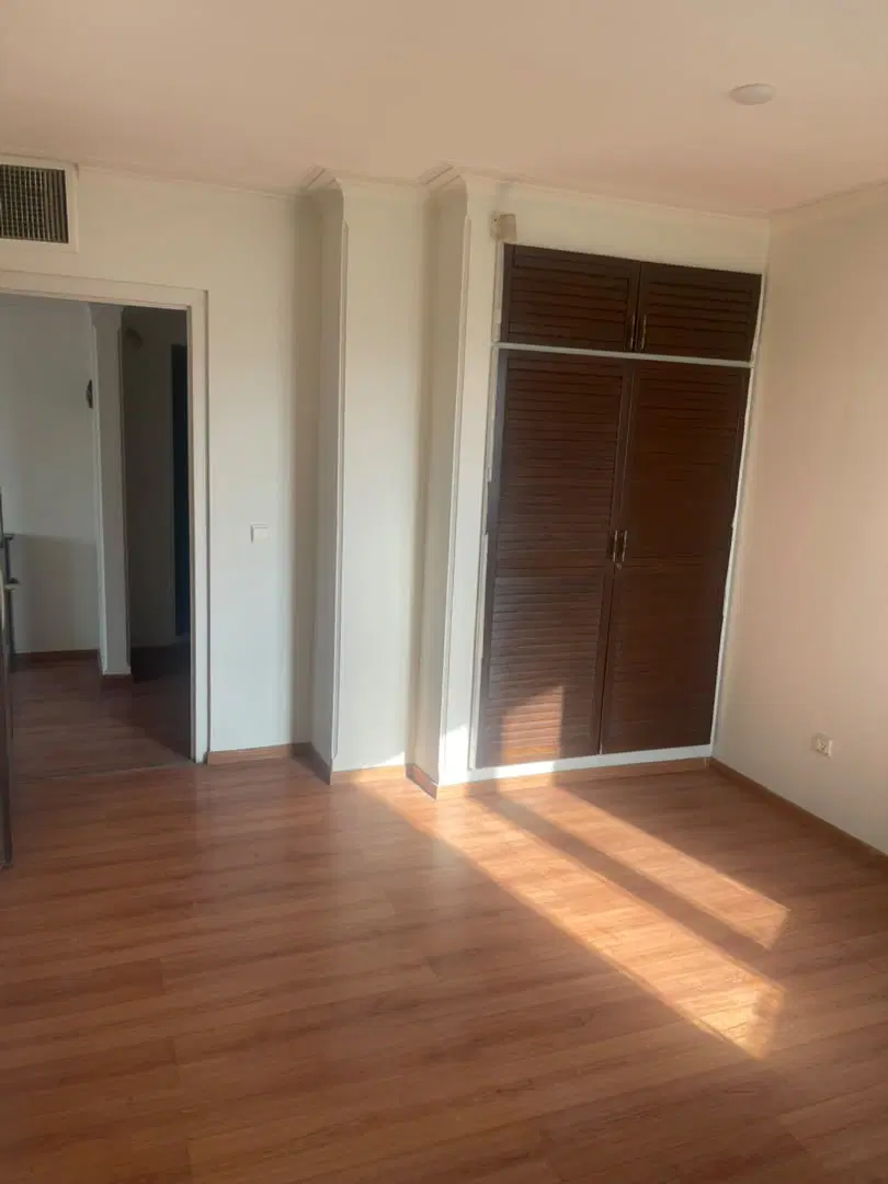 آپارتمان ۱۴۵ متر رو به نما فول امکانات - تصویر 1 از 6