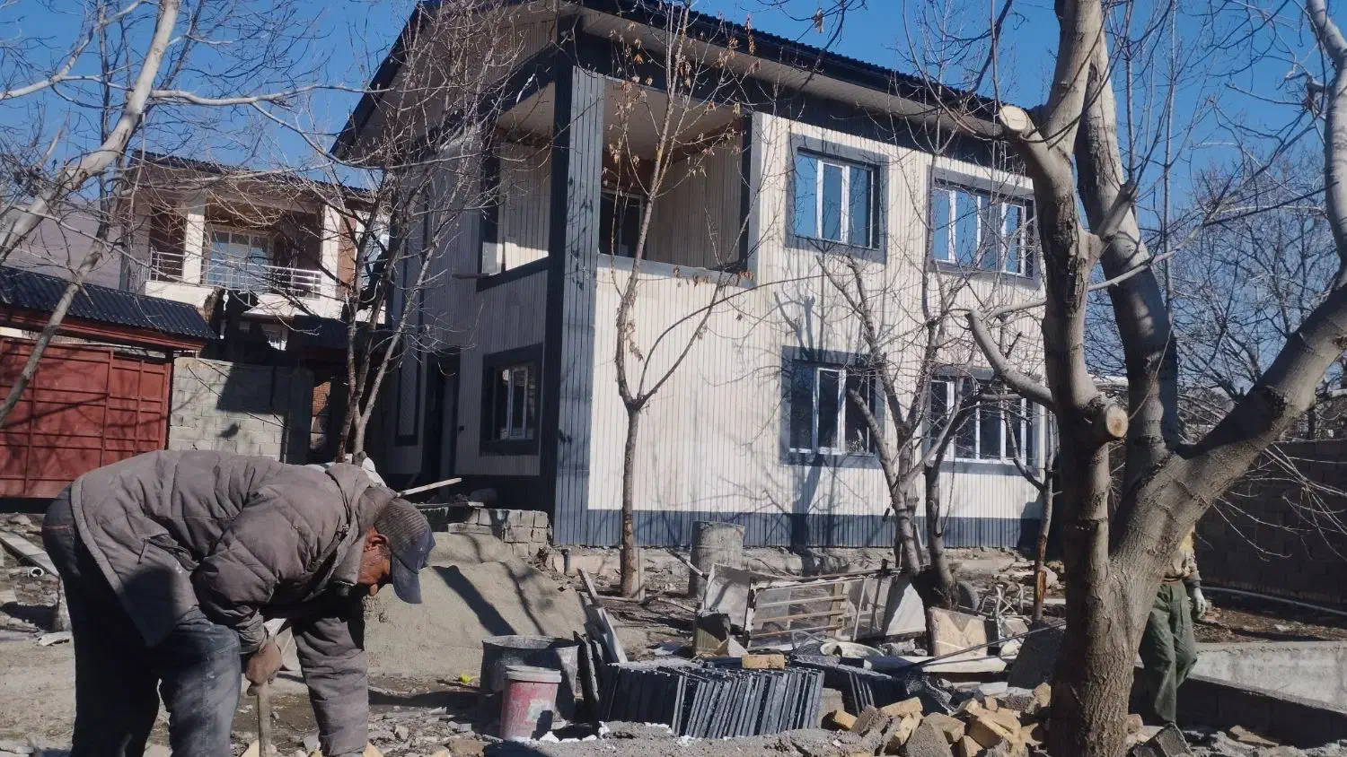 خدمات ساخت وساز،پیمانکاری،محوطه سازی،اسکلت|خدمات پیشه و مهارت|آبیک, |دیوار