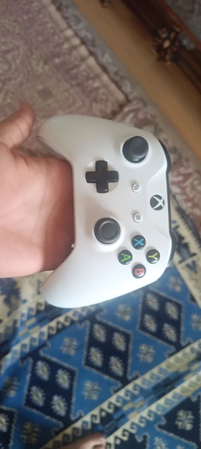 Xbox One s|کنسول، بازی ویدئویی و آنلاین|پرند, فاز ۵|دیوار