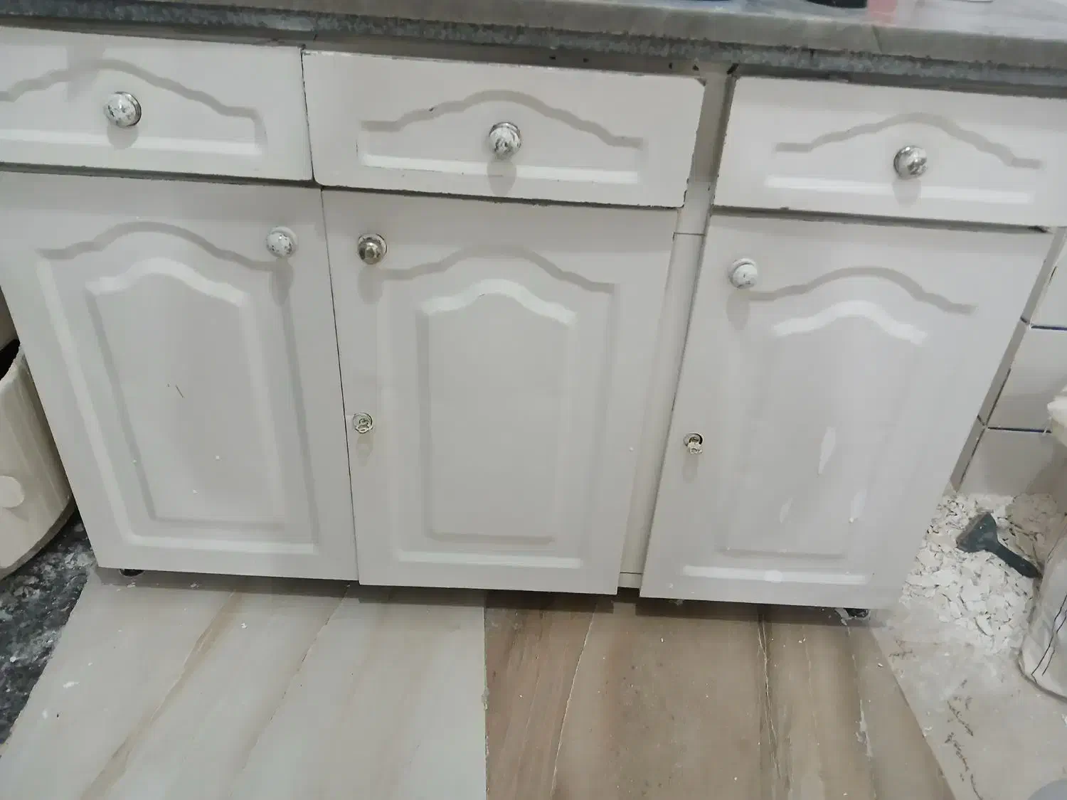 کابینت ۳ دره|آبچکان و نظمدهنده ظروف|قم, چهل درخت|دیوار