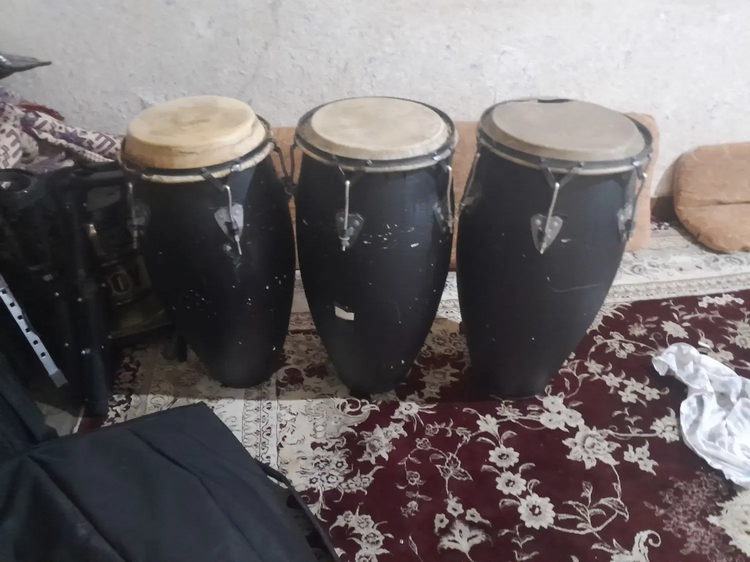 تومبا|درام و پرکاشن|آبادان, |دیوار