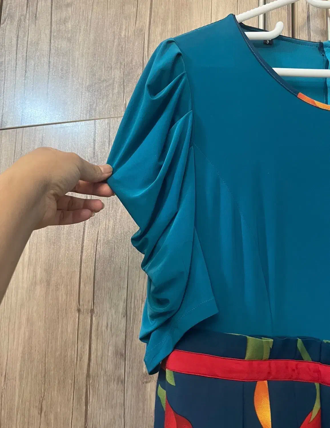 پیراهن|لباس|مشهد, هفت تیر (آب و برق)|دیوار