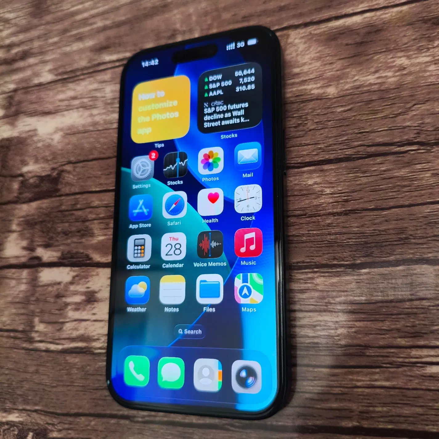 Iphone 15 Normal|موبایل|شیراز, گل سرخ|دیوار