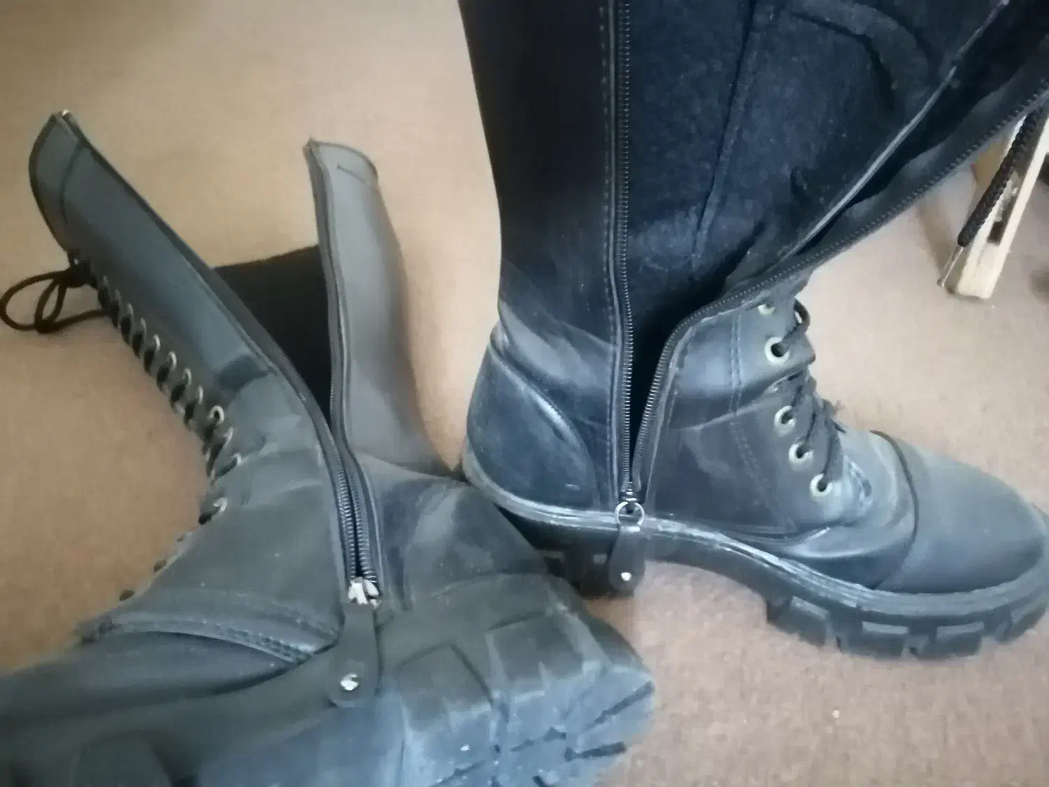 پوتین|کیف، کفش، کمربند|زرقان, |دیوار