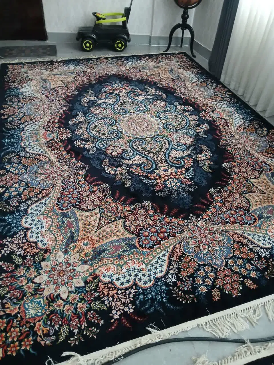 فرش|فرش|پردیس, فاز ۸|دیوار