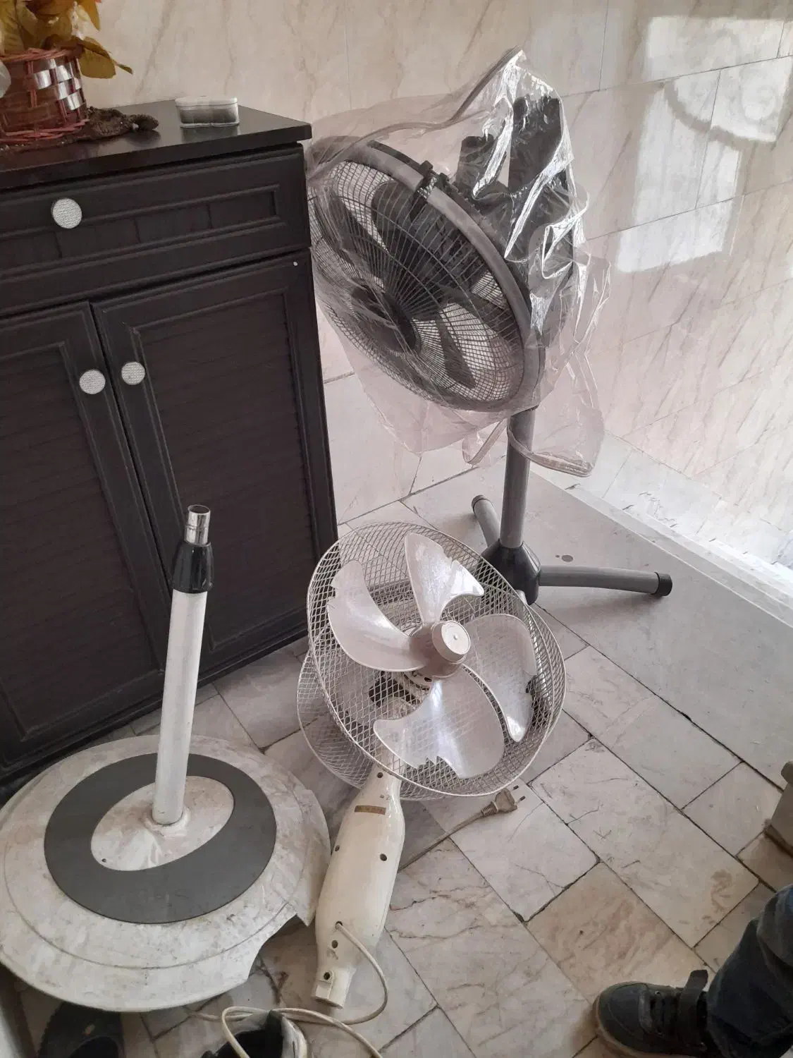 ۲عدد پنکه|پنکه و تصفیه‌کنندهٔ هوا|تهران, نبی اکرم|دیوار