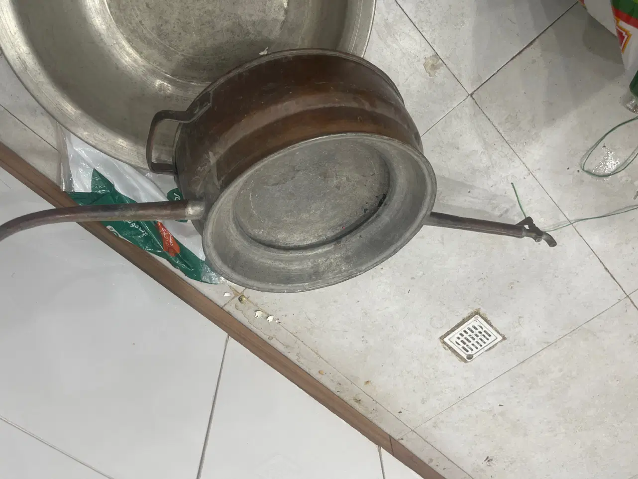 مس نیچه|ظروف پخت‌وپز|کرمان, |دیوار