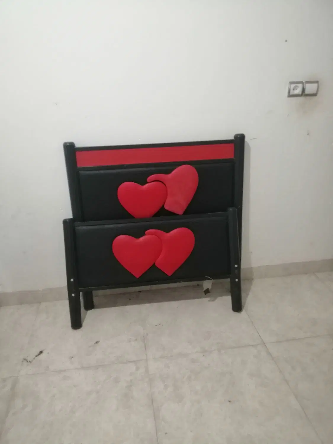 تخت|تخت و سرویس خواب|زرند, |دیوار