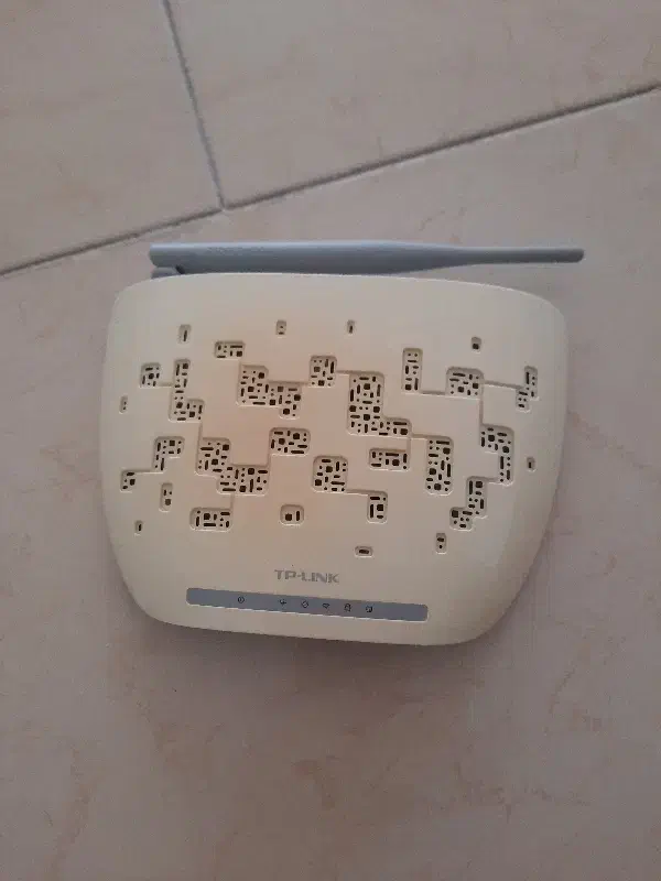 مودم و گوشی موبایل و سی دی و کابل|مودم و تجهیزات شبکه|سلمانشهر, |دیوار