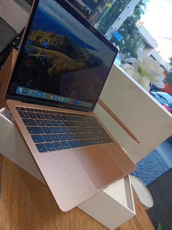 MacBook air|رایانه همراه|شیراز, عفیفآباد|دیوار