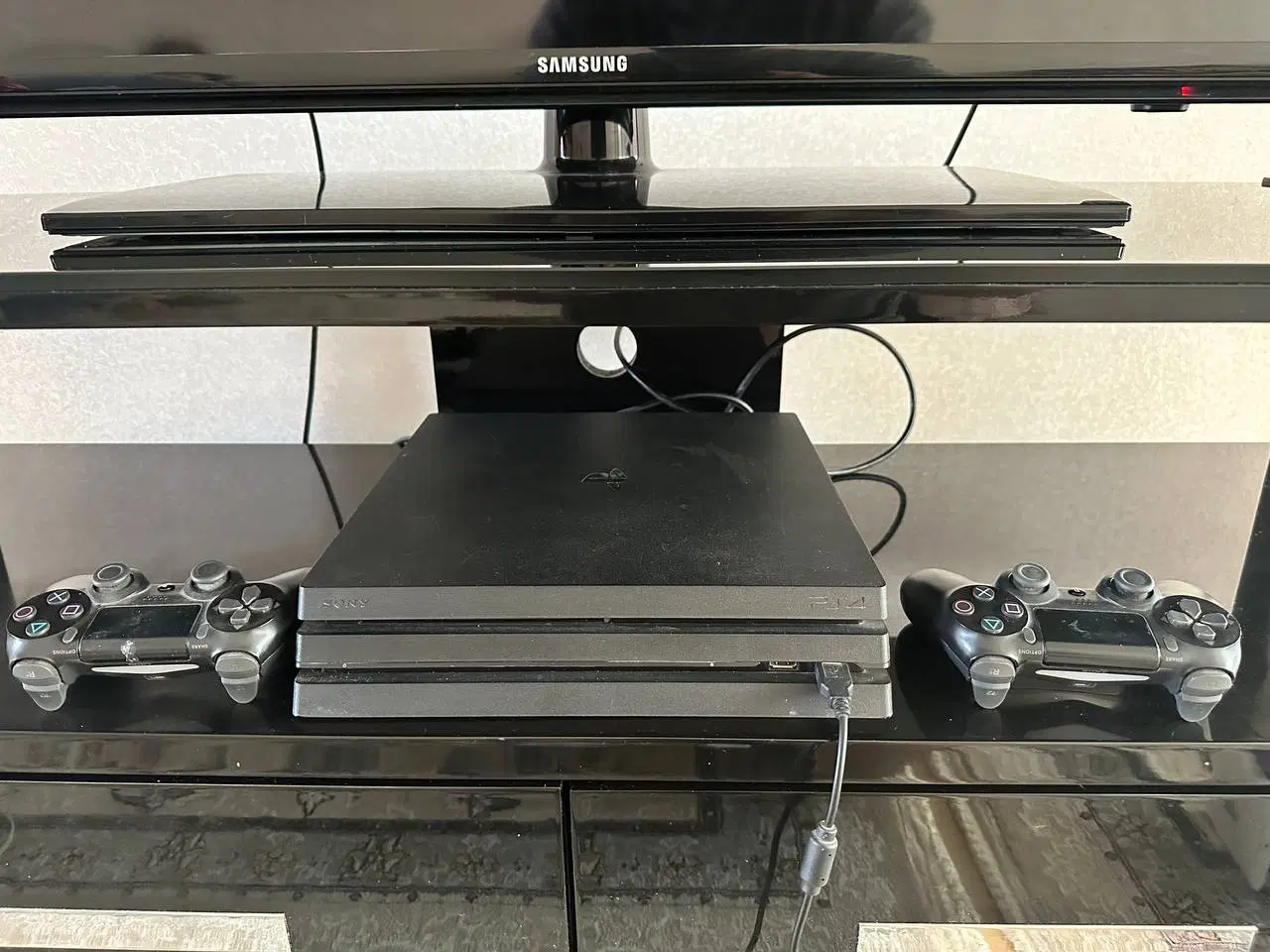 ps4 pro|کنسول، بازی ویدئویی و آنلاین|مشهد, چهنو|دیوار