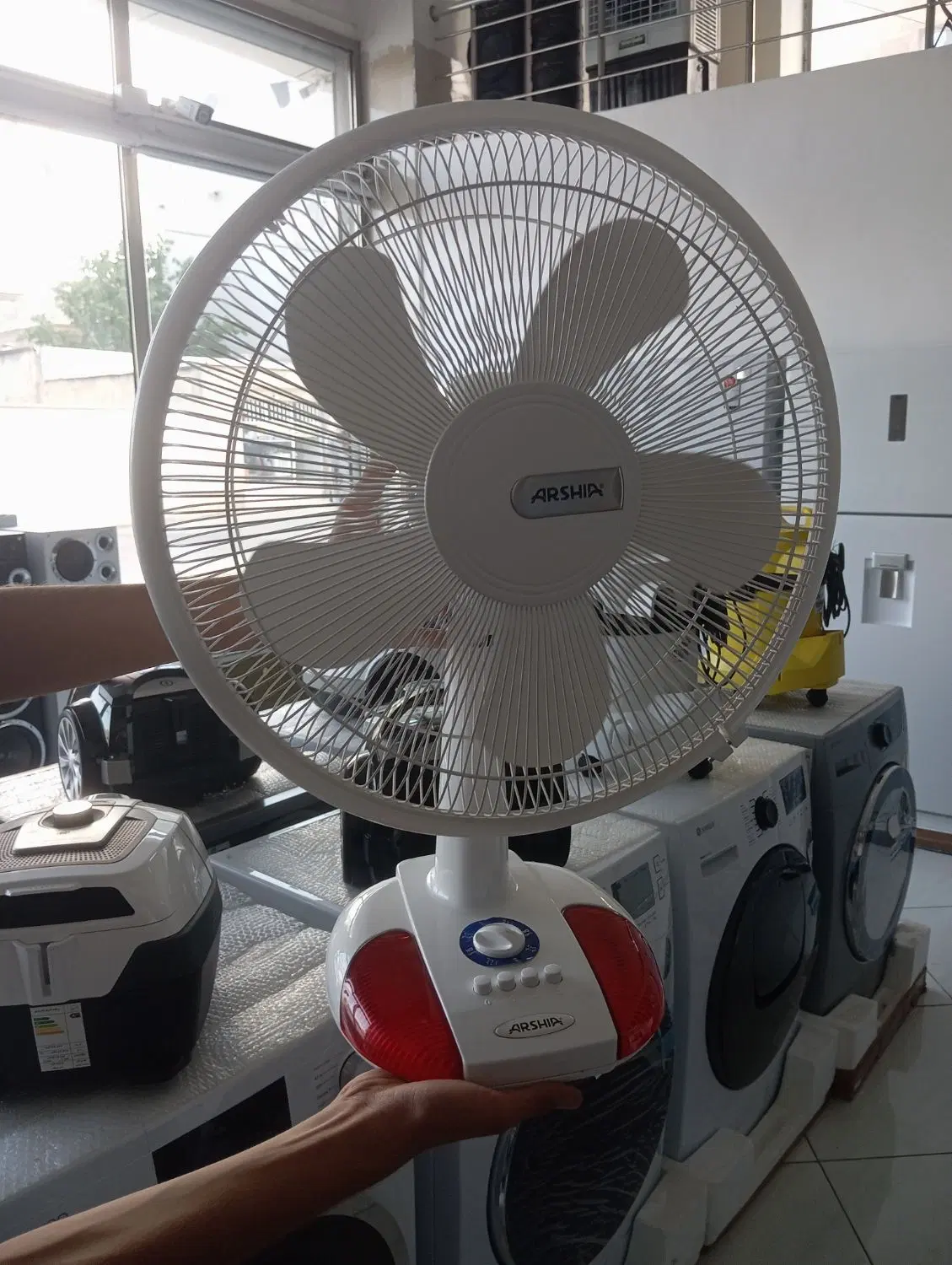 پنکه|پنکه و تصفیه‌کنندهٔ هوا|بازرگان, |دیوار