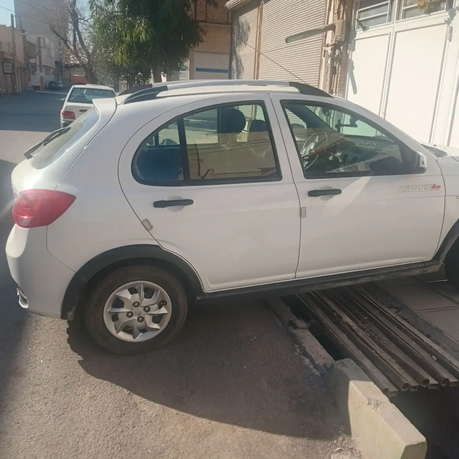 خودرو|خودرو سواری و وانت|قم, چهل درخت‎|دیوار