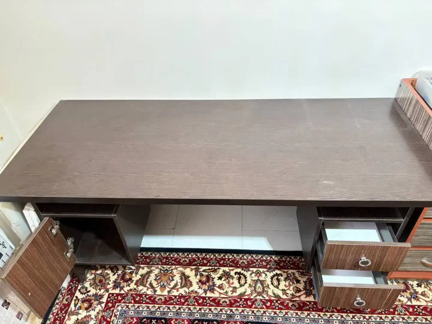 میز|میز تحریر و کامپیوتر|اصفهان, رسالت|دیوار