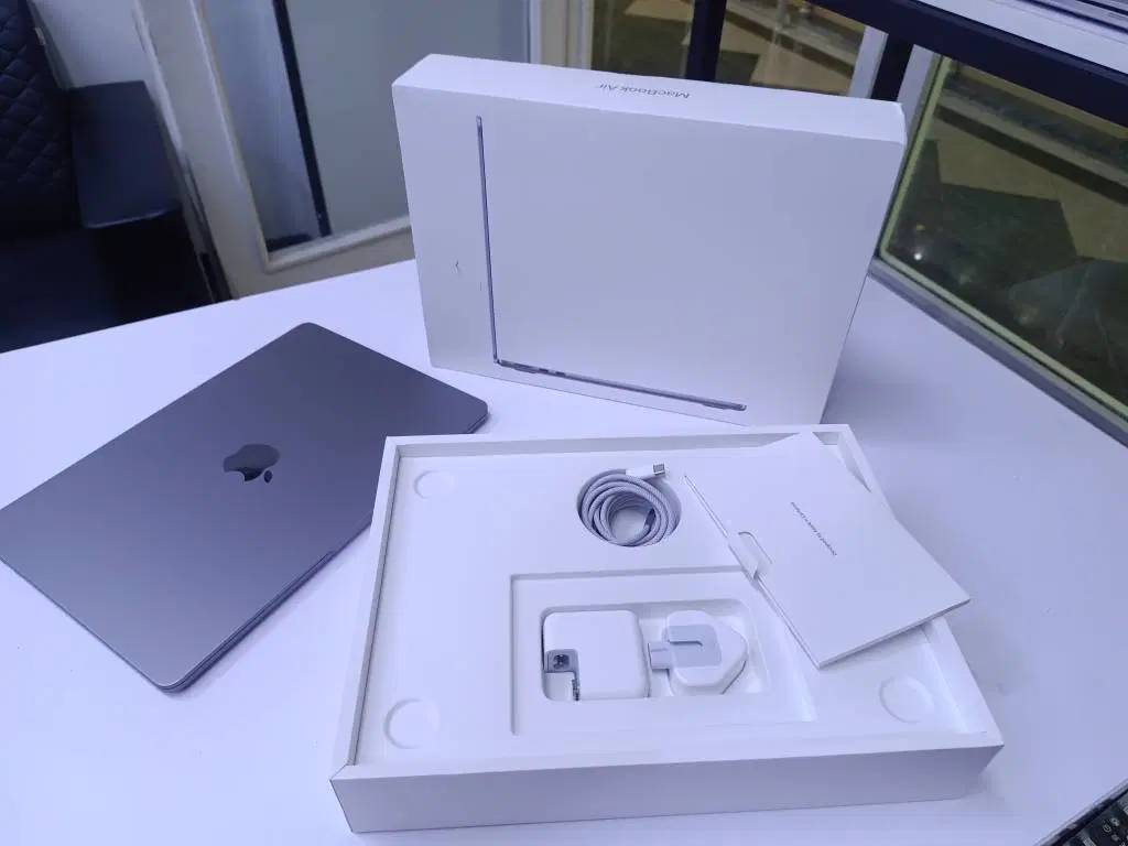 MacBook Air 13.6-inch|رایانه همراه|تهران, فلسطین (میدان انقلاب)|دیوار