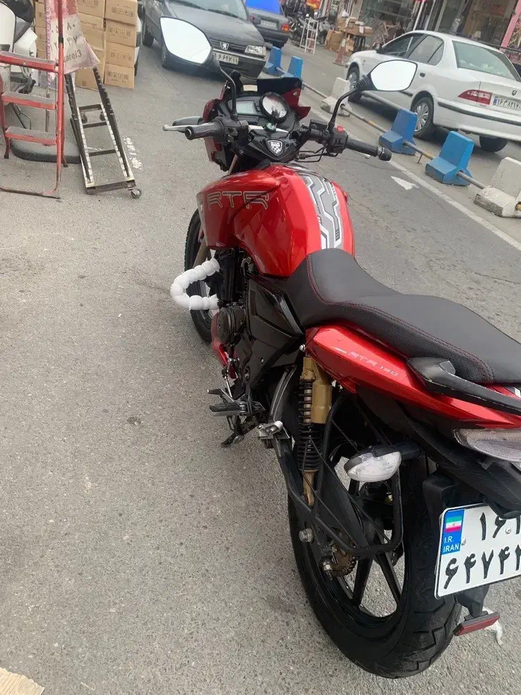 اپاچی ۱۸۰|موتورسیکلت|آفتاب, |دیوار