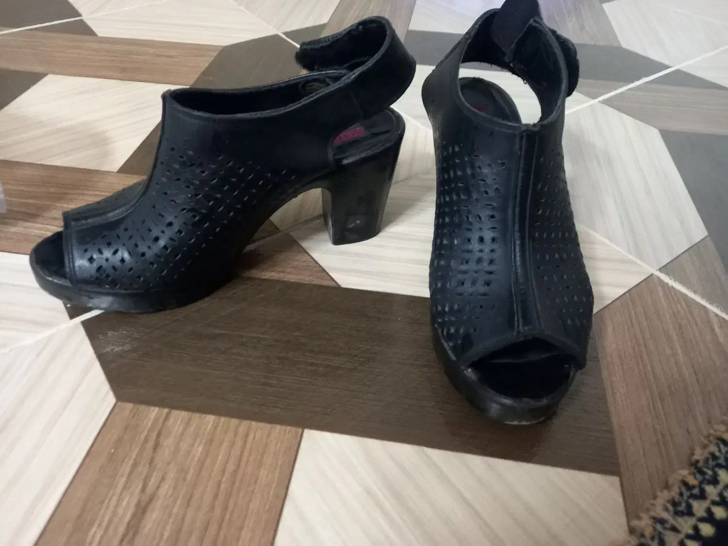 کفش|کیف، کفش، کمربند|کوهدشت, |دیوار