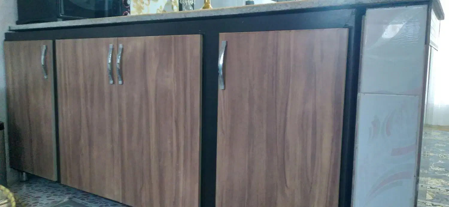 کابینت|آب‌چکان و نظم‌دهنده ظروف|تربت جام, تیپ ۳۸ زرهی تربت جام|دیوار